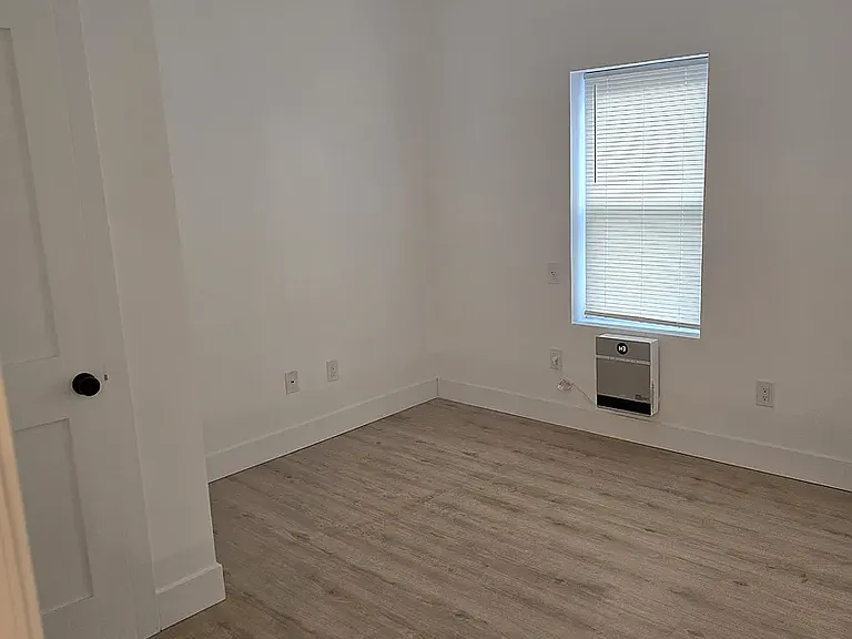 31 Van Zandt St #2 — Photo 20