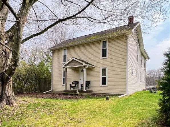 1596 W Main Street Ext, Grove City, PA 16127