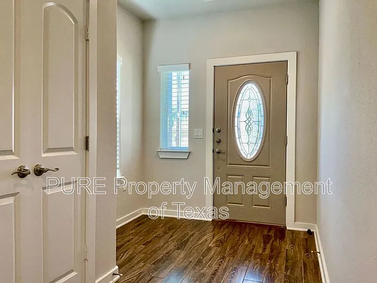 3301 Elija St #B — Photo 2
