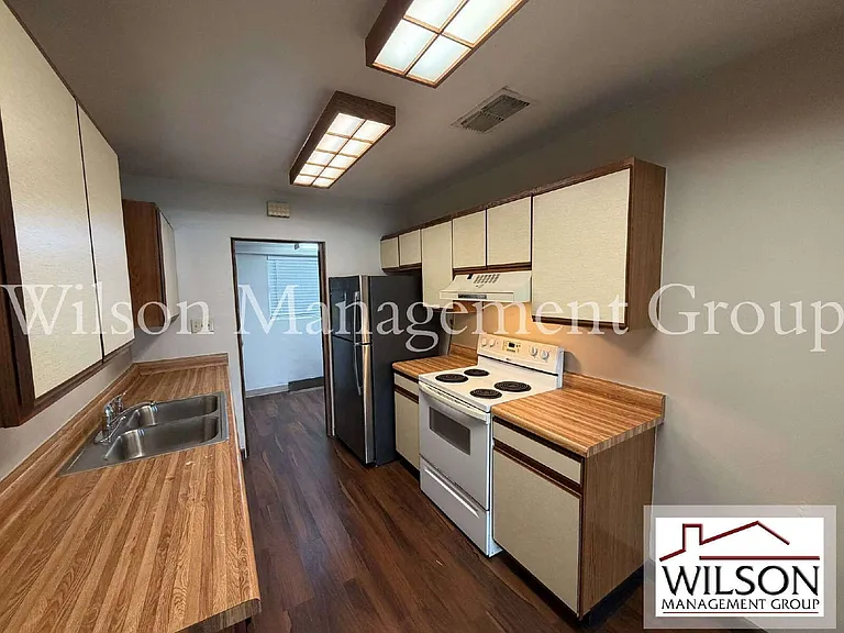 3215 N Orange Ave — Photo 7
