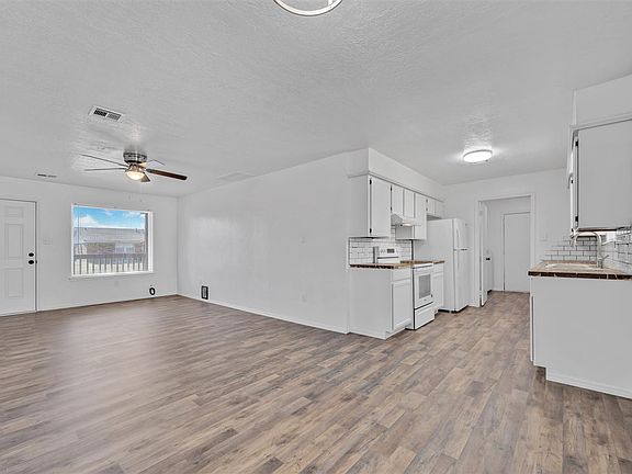 4th image of 6133 SW Park Pl