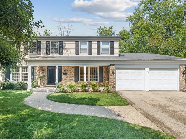 1305 Warwick Ct, Deerfield, IL 60015