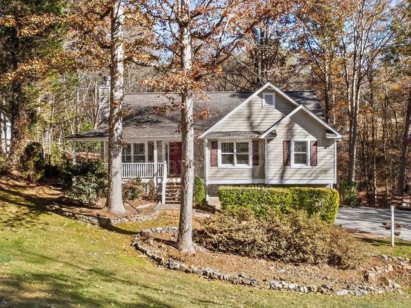 225 Hawkins Farm Cir