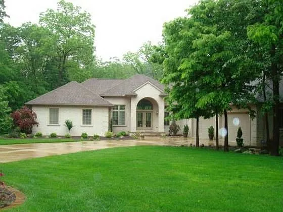 4210 S Lake Ct photo 1