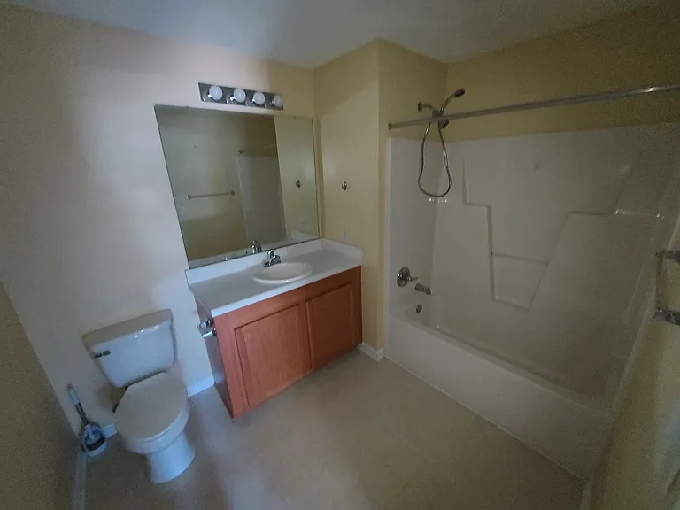 905 Hanahan Ct #1B — Photo 12