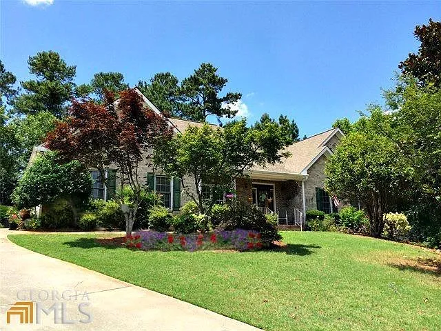 2035 Montview Cir photo 1