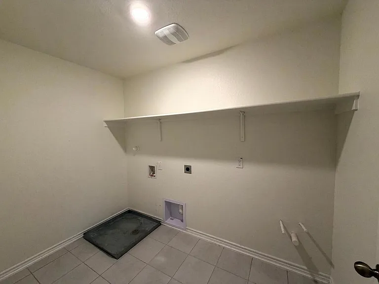 4554 Otra Otra Dr — Photo 10