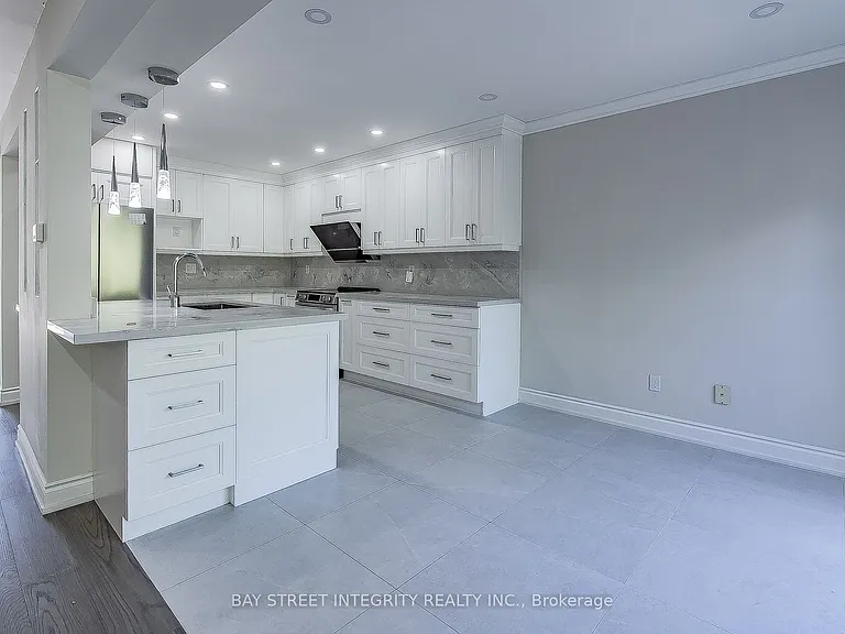 110 Holly Dr — Photo 4