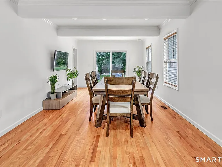 171 Henderson Rd — Photo 15