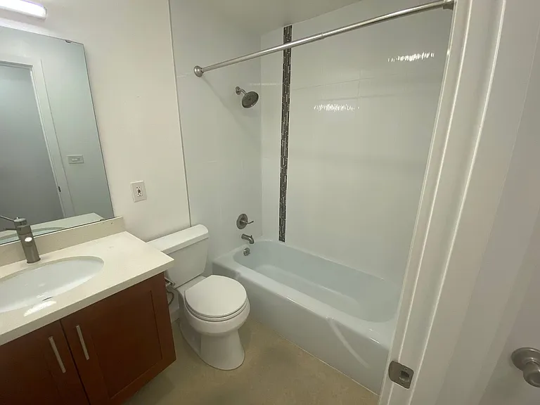 411 Harvard Ave East — Photo 10