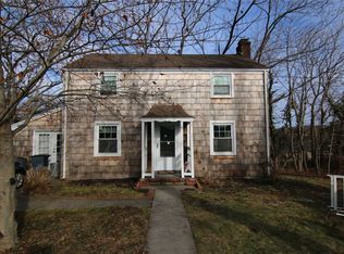 15 Brewster Ln, East Setauket, NY 11733