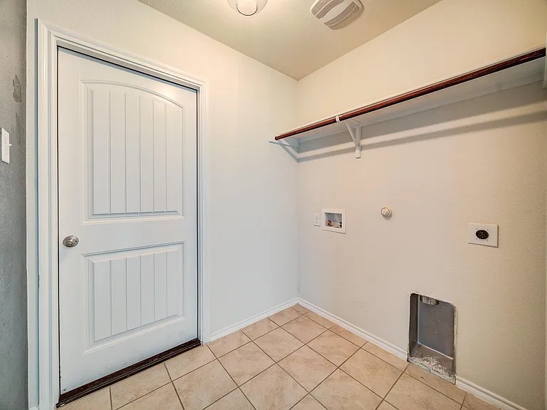 1110 Mercury Dr — Photo 30