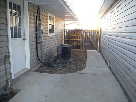 5th image of 364 Winchester St