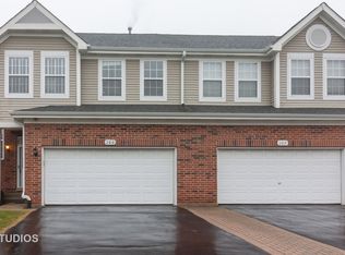 105 Chestnut Hills Cir, Burr Ridge, IL 60527