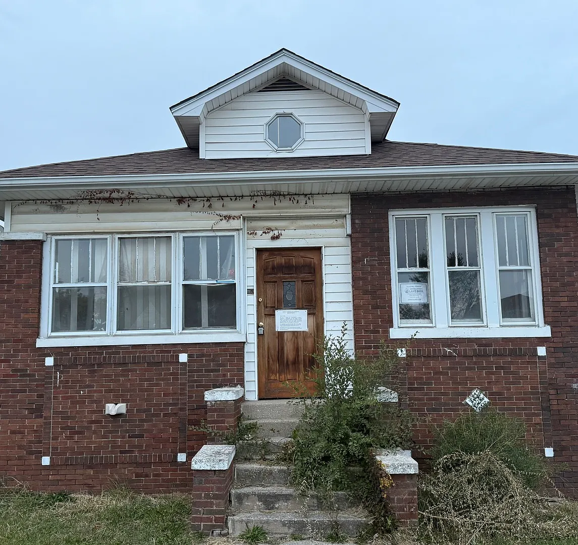 328 156th Pl photo 1