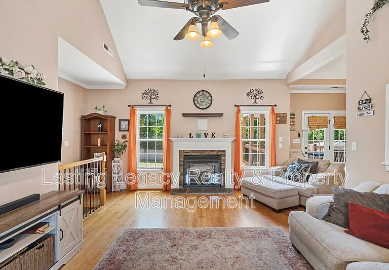 187 Marbrook Dr — Photo 28