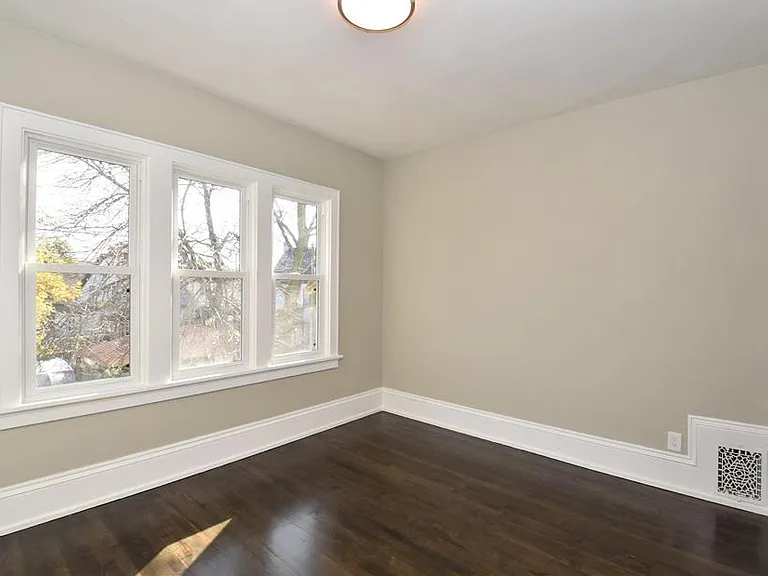 2577 S Graham St — Photo 14