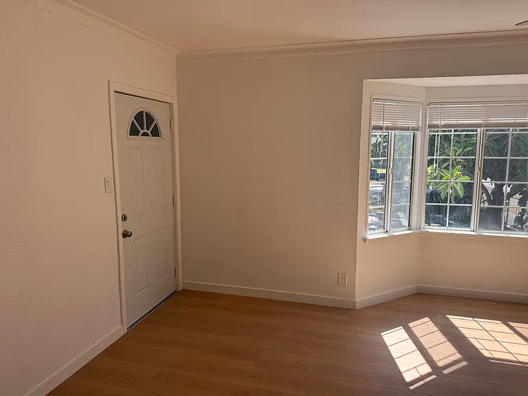 3620 W 1st St #7 — Photo 11