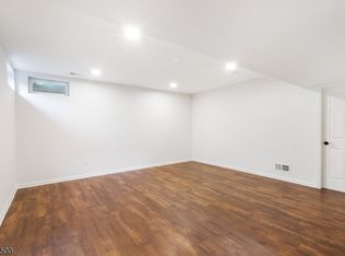 8 Lackawanna Ct, Chatham, NJ 07928