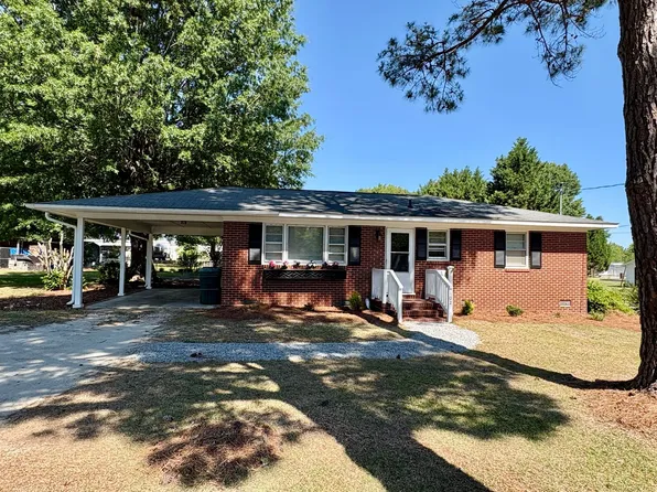 102 N Clarendon Dr, Nashville, NC 27856
