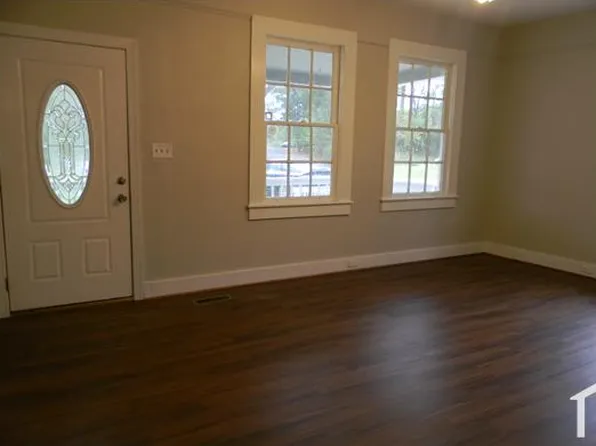 491 11th Ave NE, Graysville, AL 35073