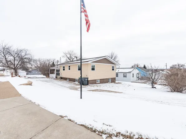 1001 2nd St NE, Mandan, ND 58554