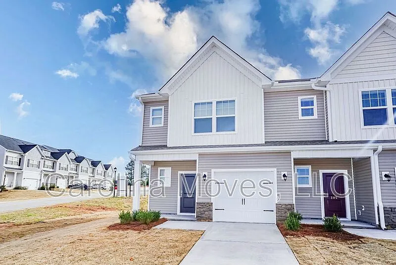 203 Stone Fruit Ct