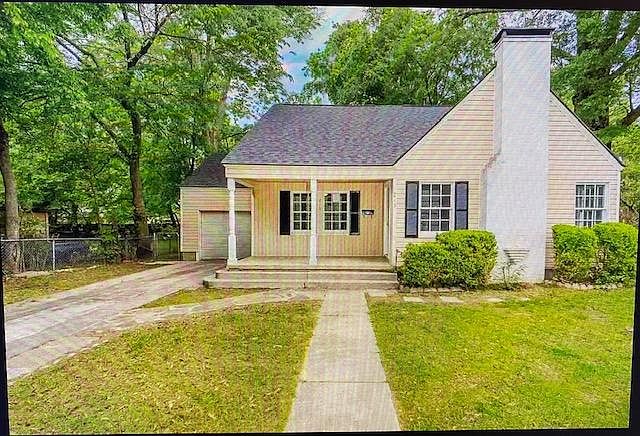 1st image of 213 E Myrle Ave