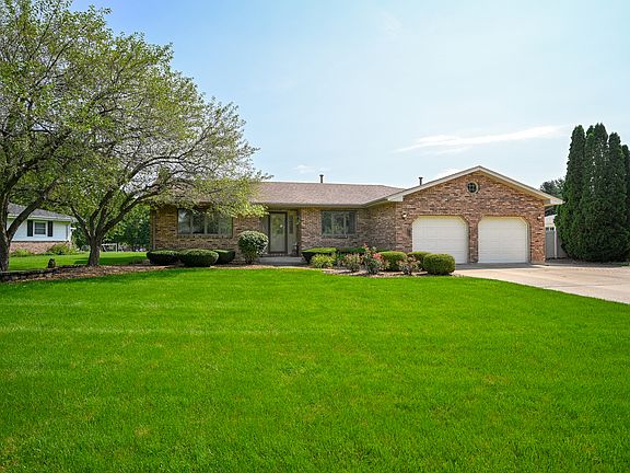 2nd image of 310 Wintree Ln