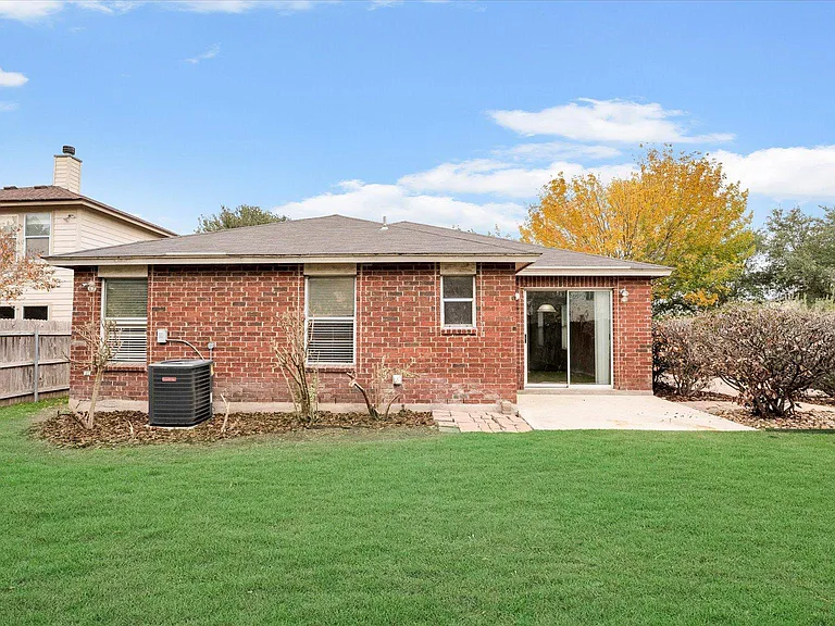 3967 Cherokee Blvd — Photo 32