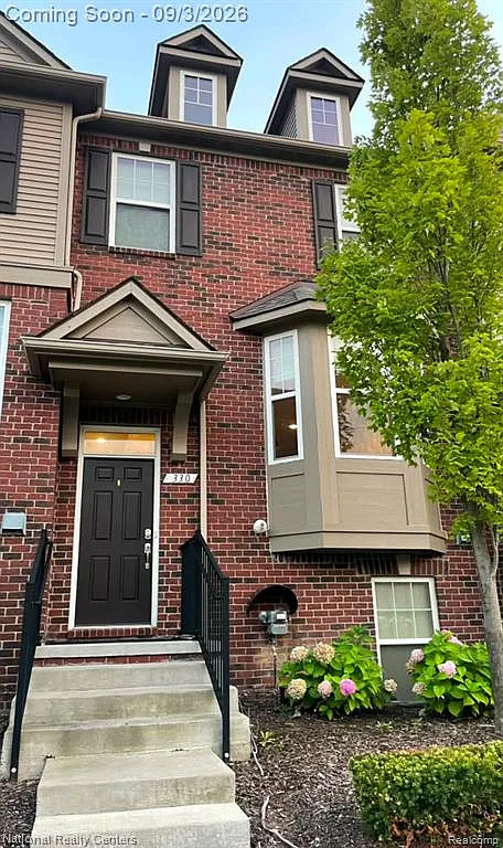 3 bed, 4.0 bath, 1960 sqft, $3,025 — Photo 1