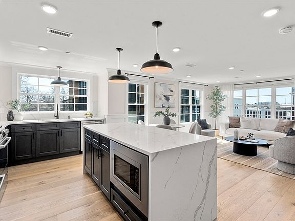 3rd image of 7 Dane St #D