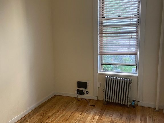 3rd image of 1117 8th Ave APT 1RR