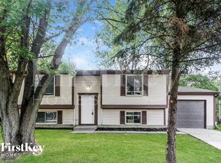 910 Woodlark Dr, Indianapolis, IN