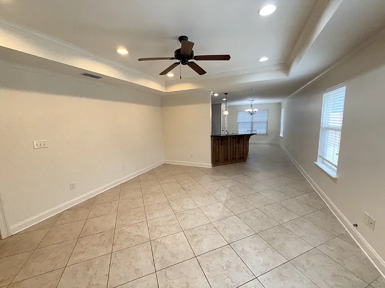 18 Breydon Ct — Photo 2