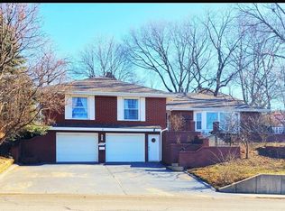 245 N Main St, Liberty, MO 64068