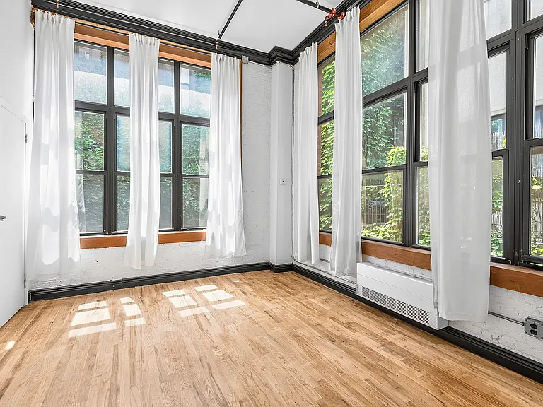 250 Moore St #202 — Photo 3