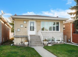 7703 New England Ave, Burbank, IL