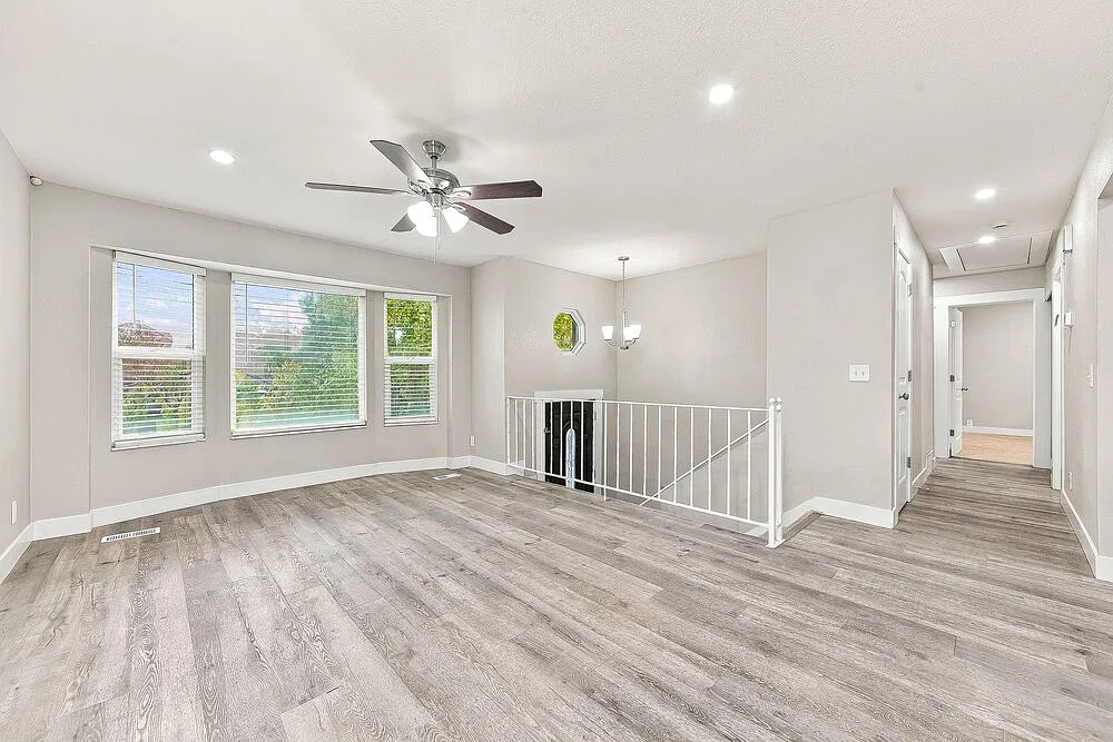 4 bed, 2.0 bath, 1574 sqft, $2,360 — Photo 3