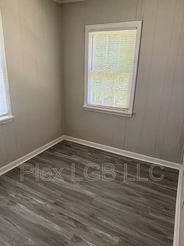 3 bed, 1.0 bath, 936 sqft, $1,200 — Photo 4