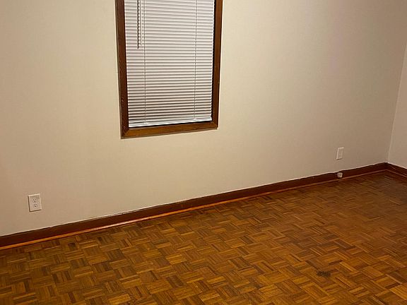 4th image of 268 Windsor St