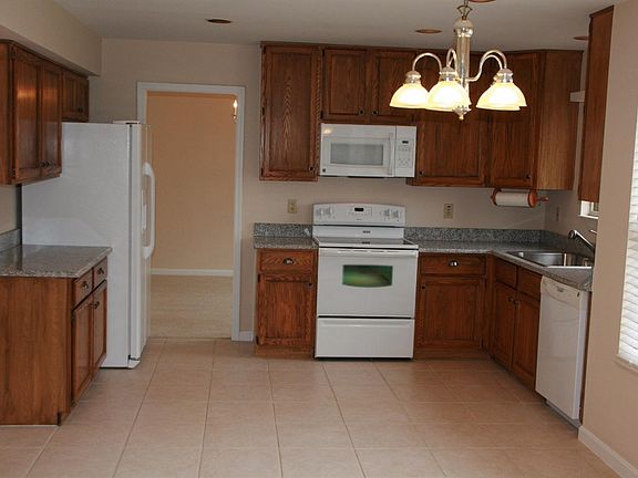 2nd image of 9986 Somerset Dr