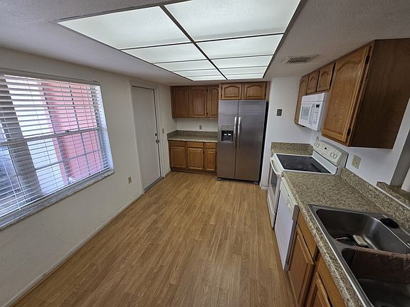 2nd image of 10615 Wyndcliff Dr