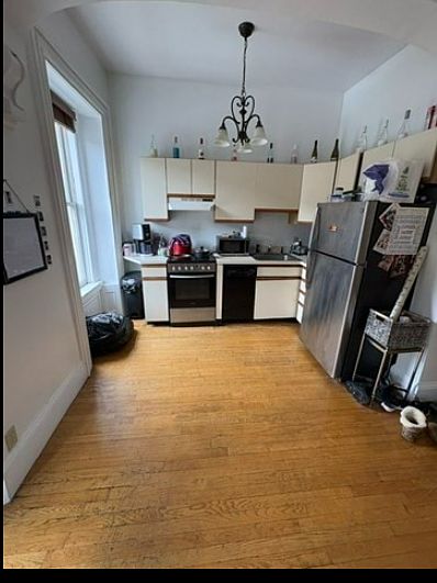 1st image of 523 Columbus Ave #4