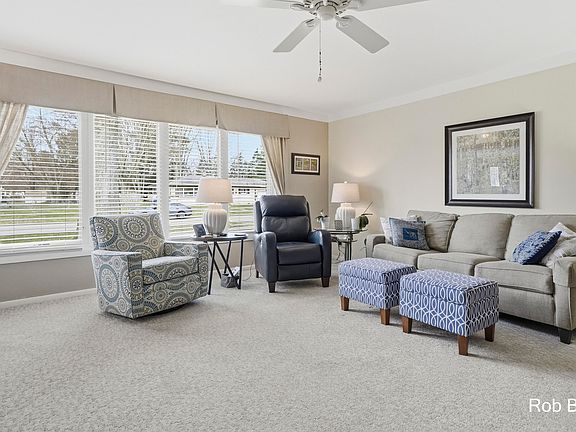 5th image of 7410 Cherry Ave