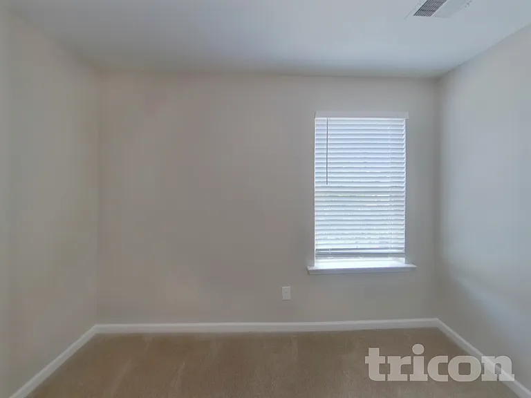 437 Eastfair Dr — Photo 12