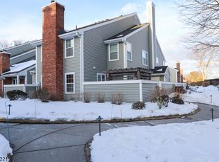332 Greenbriar-Unit 8 BLDG 332 #8, Union, NJ