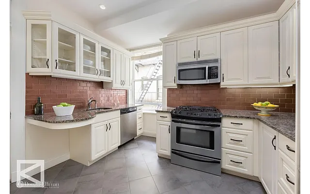 Sold by Douglas Elliman | media 4