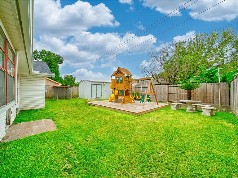 1323 Oakengates Dr — Photo 6