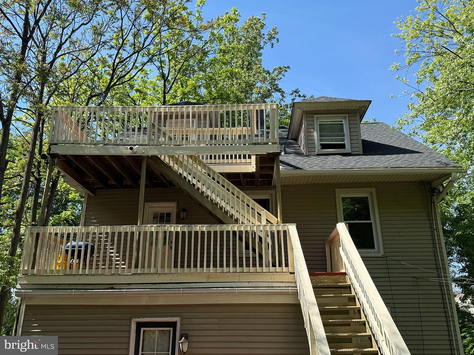 2 bed, 1.0 bath, 740 sqft, $1,400 — Photo 2